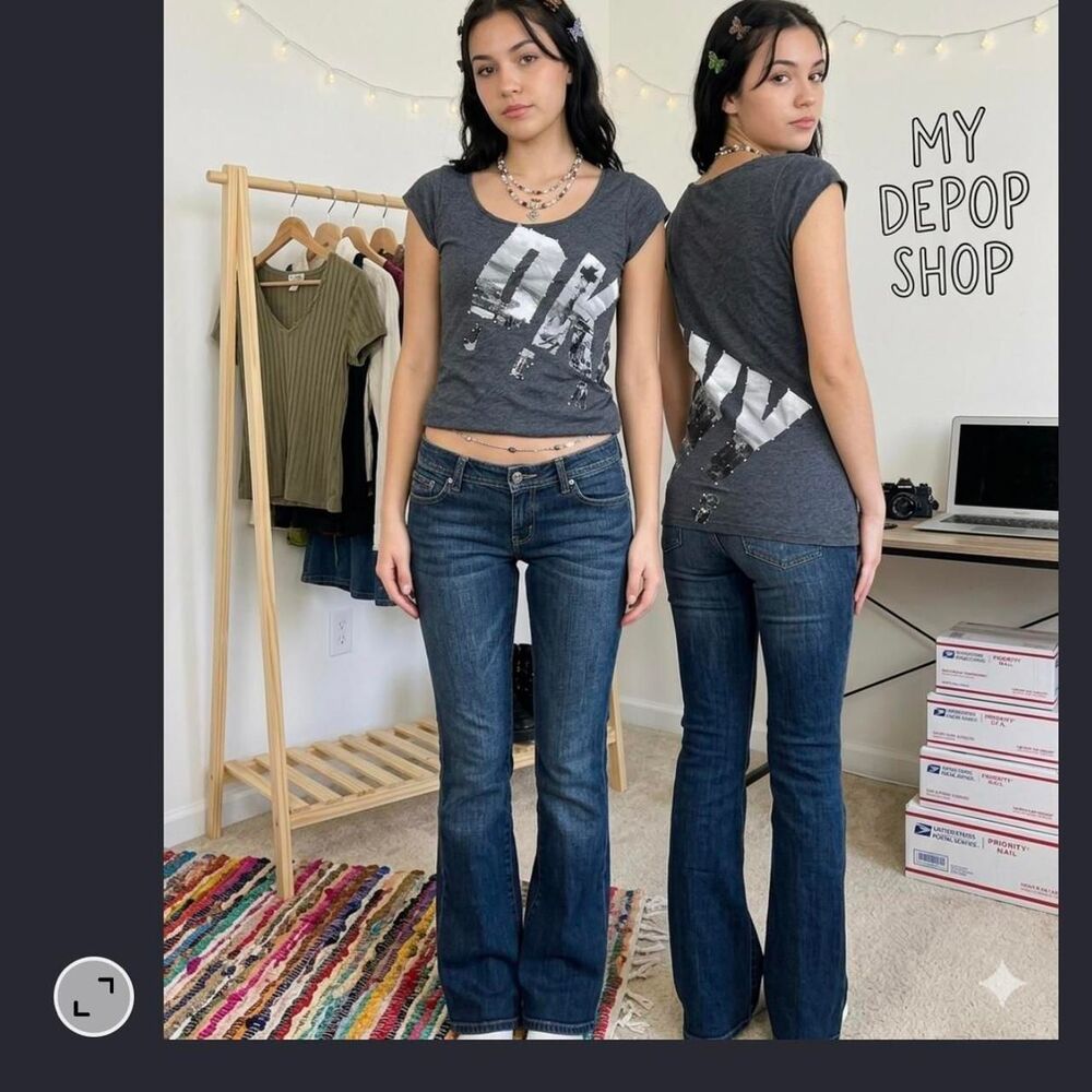 Dkny Women's Grey and Black T-shirt
